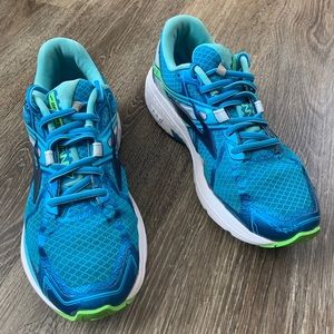 Women’s Asics Sneakers. 8.5